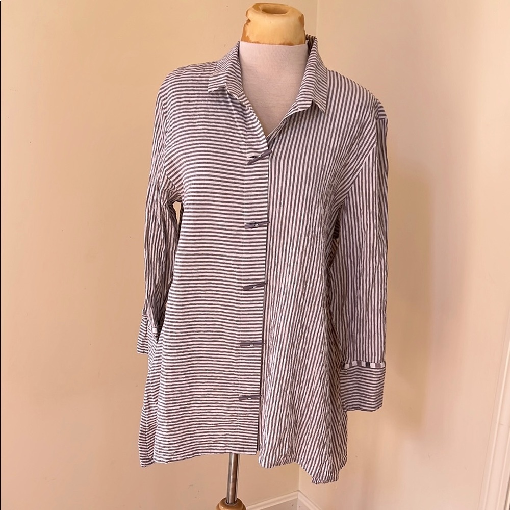 Habitat large striped cotton high low top.